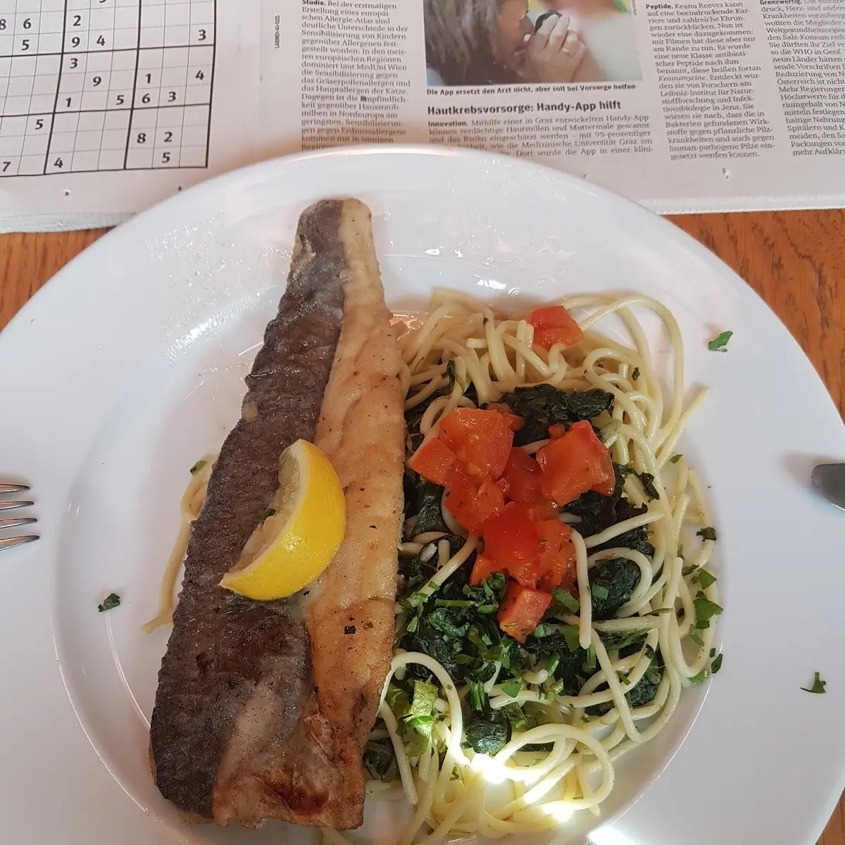 Seehecht Mit Spaghetti Tomaten U Blattspinat Als Freitag-mittagsmenü