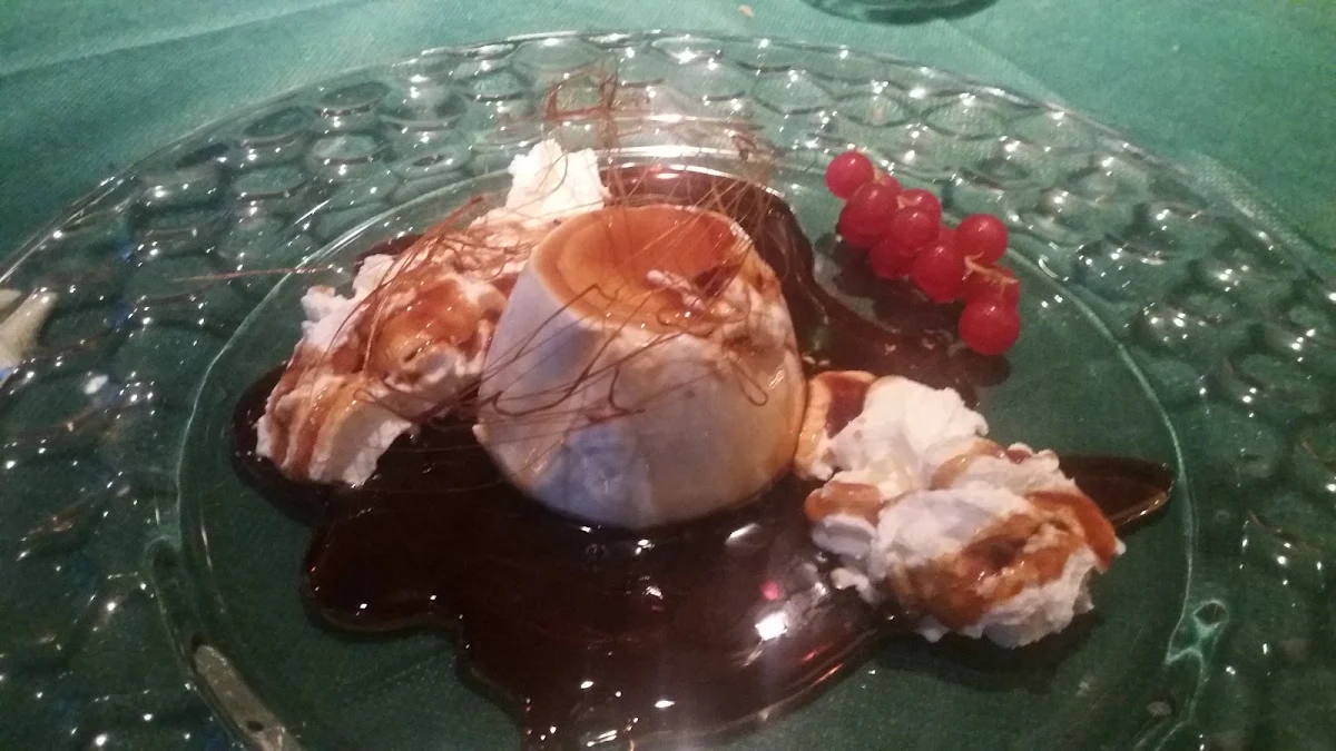 Panna Cotta Servita Con Caramello