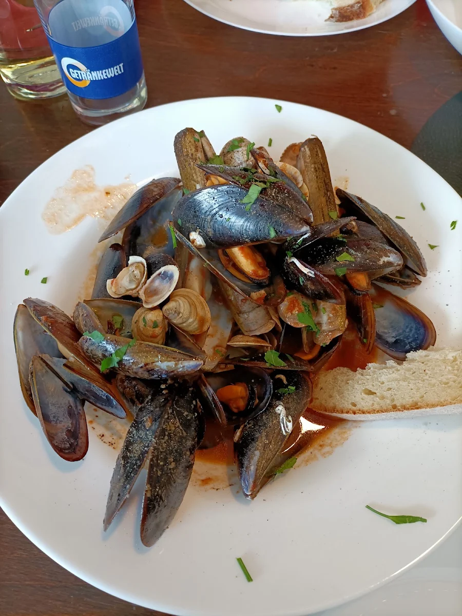 Soute' Di Cozze Lupini E Cannellicchio