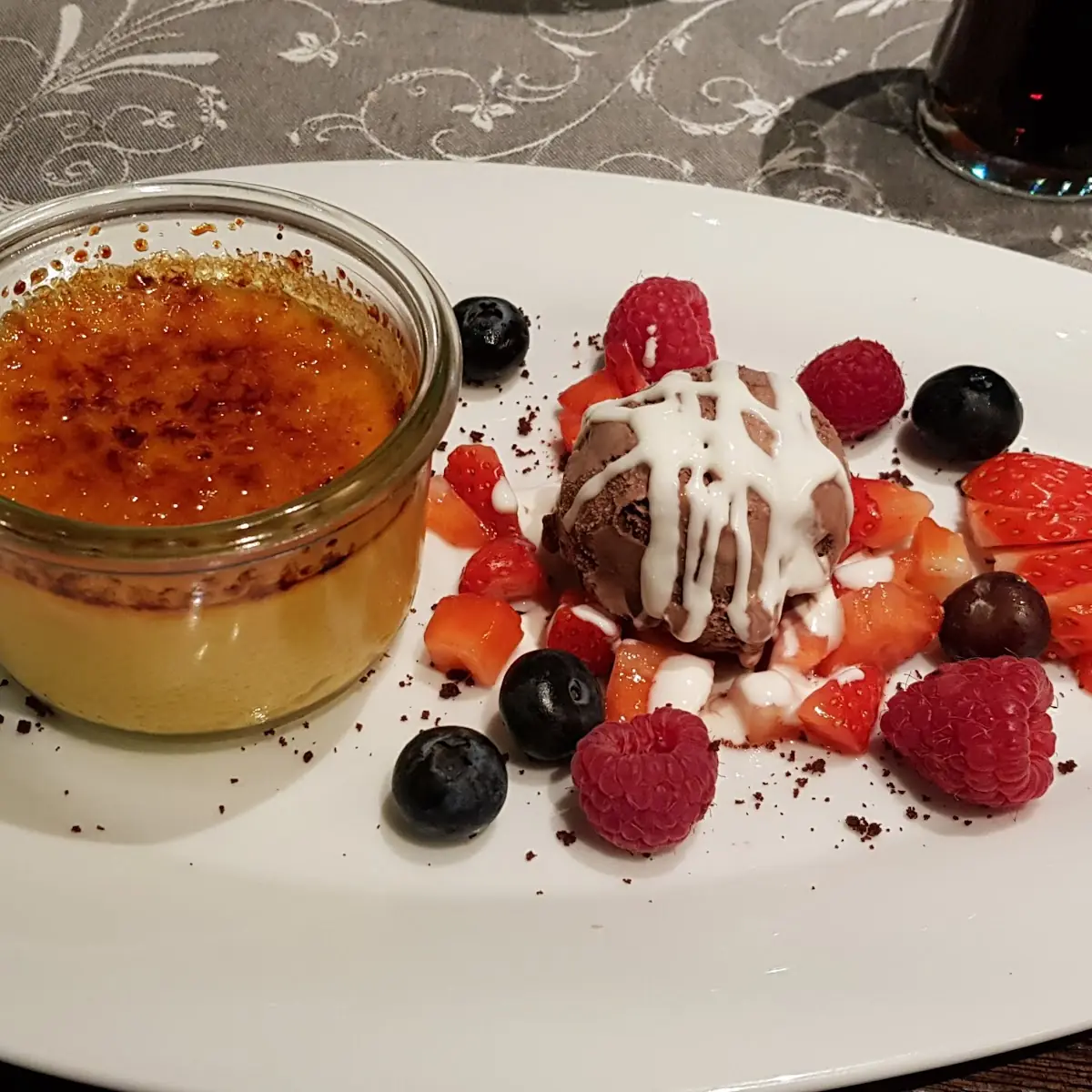 Mango-crème-brûlée Mit Schokoeis