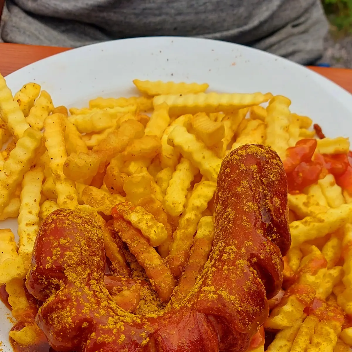 Currywurst Mit Pommes Frites