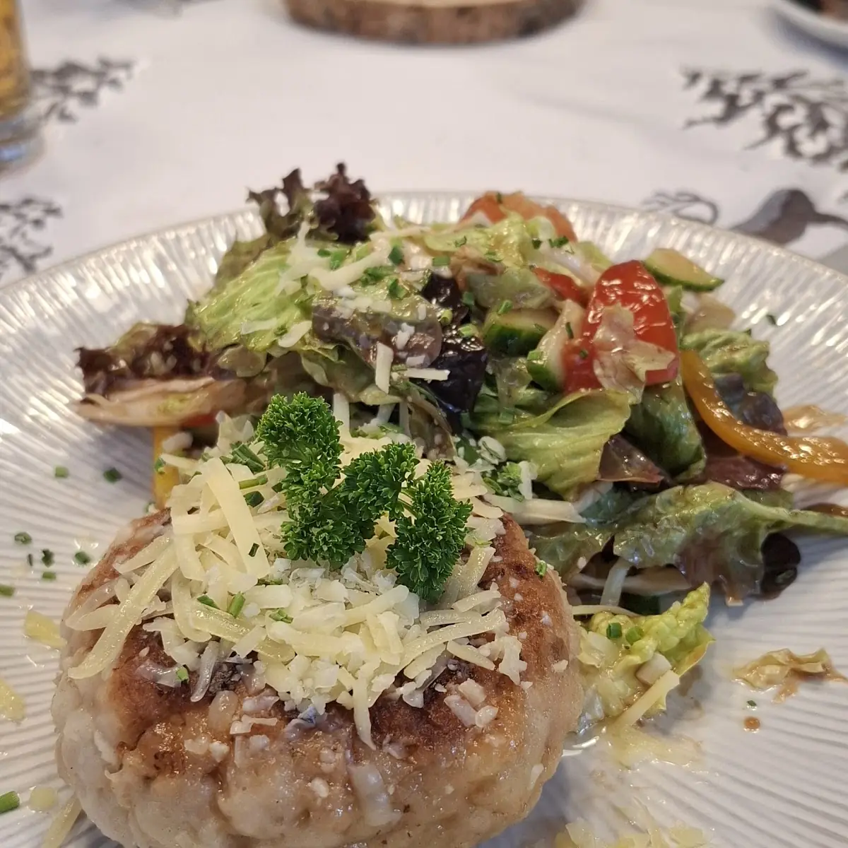 Käspressknödel Mit Salatteller