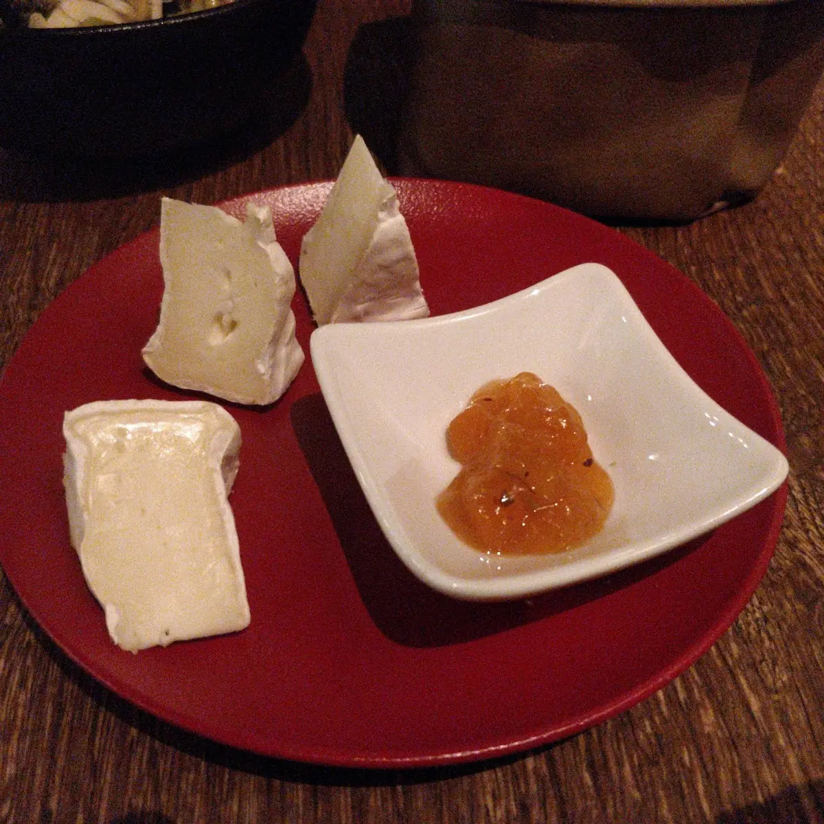 Camembert Vom Burgauer Milchschaf Mit Apfel-kürbis Chutney