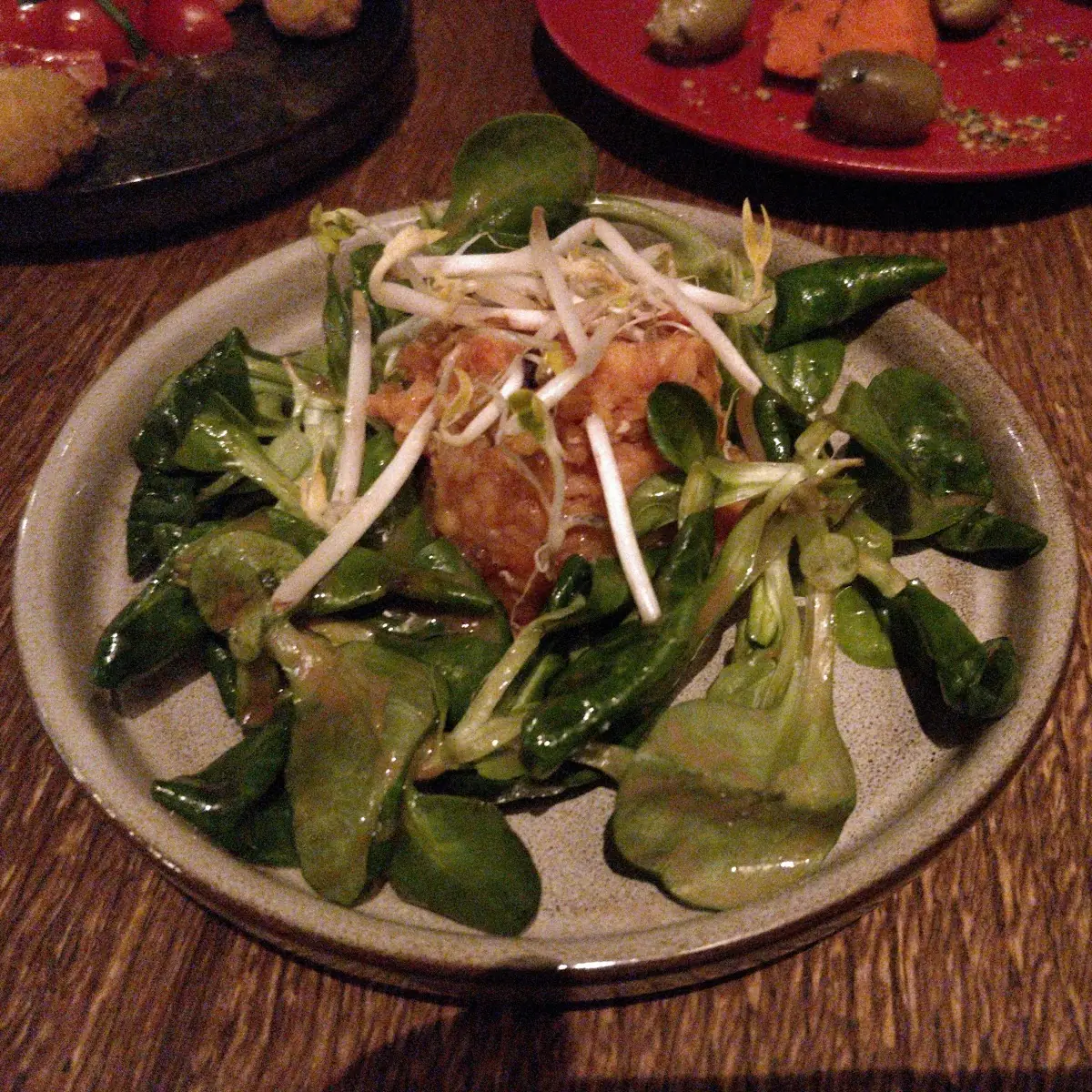 Tartare Von Roten Belugalinsen Mit Kräutersalat