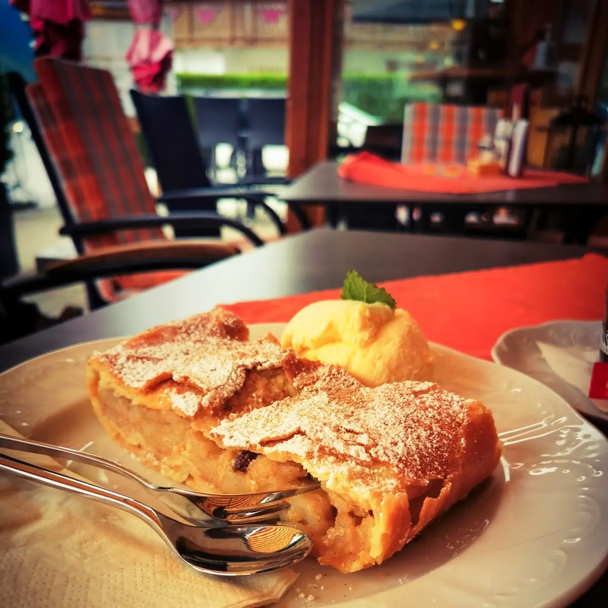 Apfelstrudel