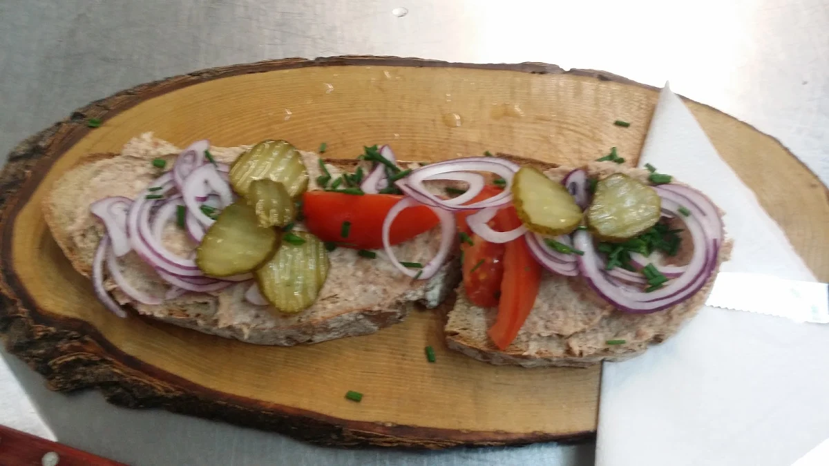 Verhackertes Brot