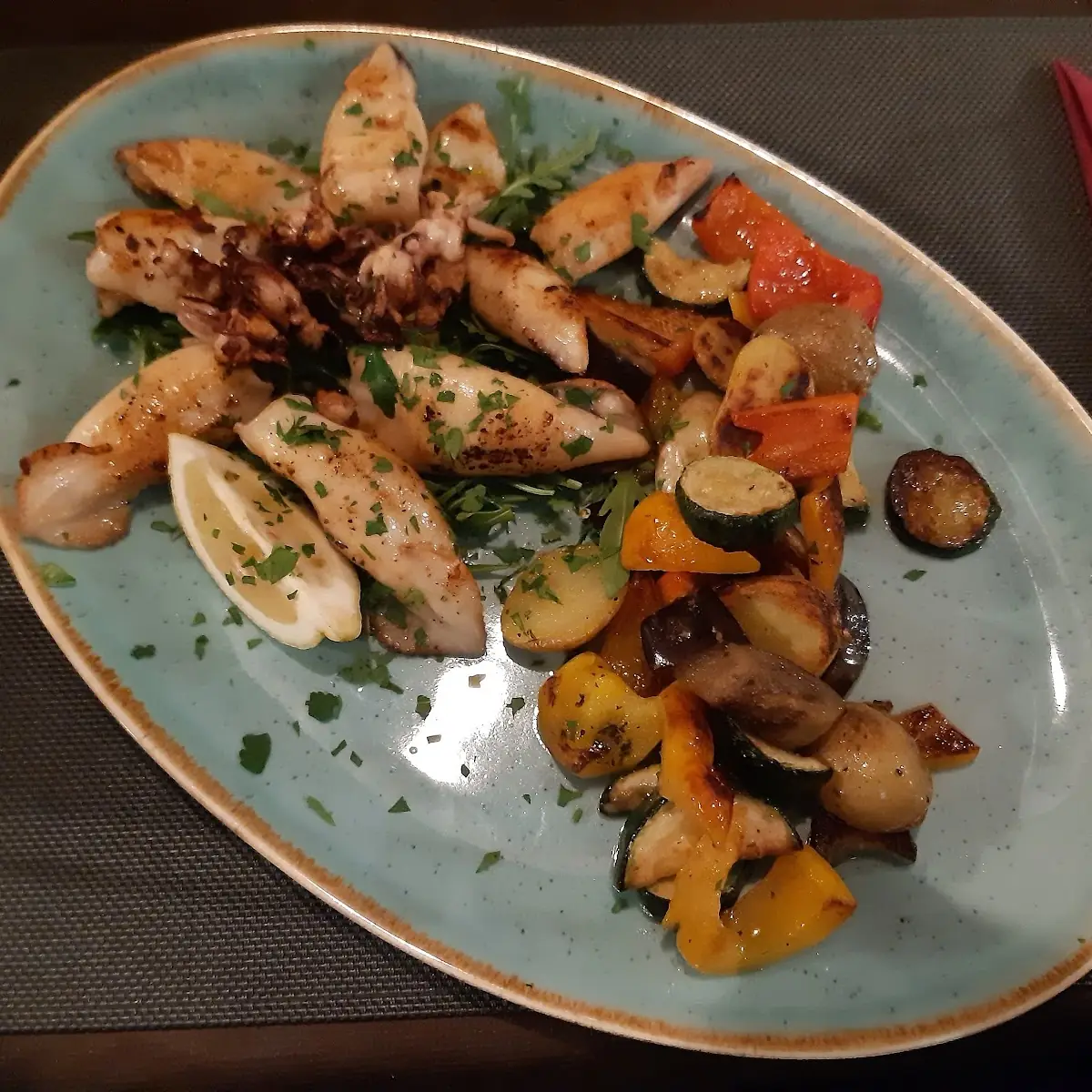 Calamari Vom Grill Mit Gegrilltem Gemüse
