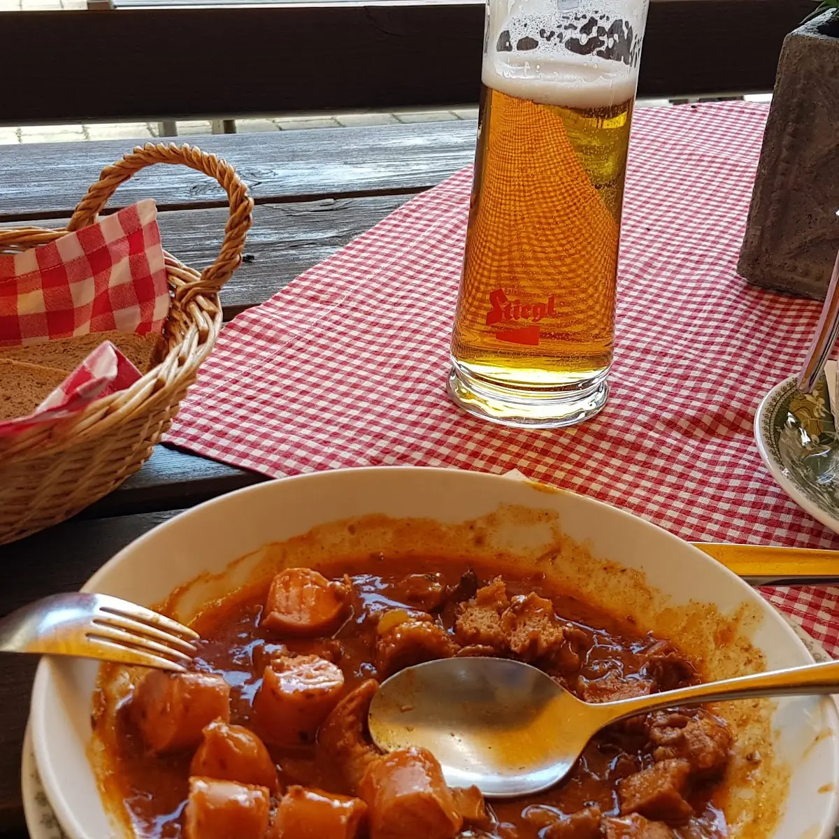 Gulaschsuppe Mit Frankfurter