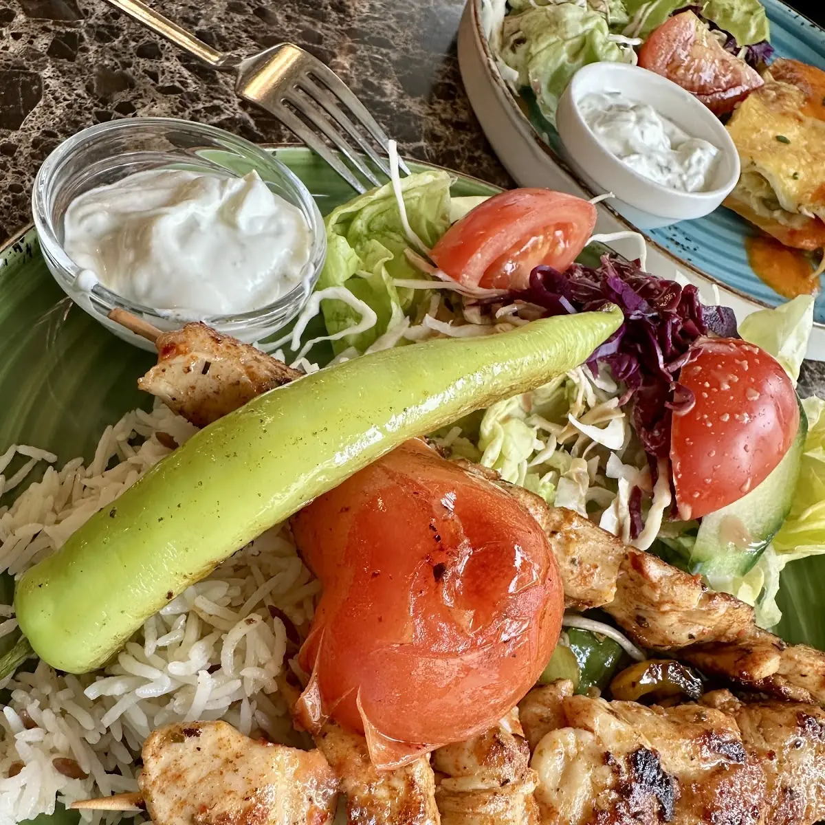Hühnerspieße Mit Reis Und Grillgemüse