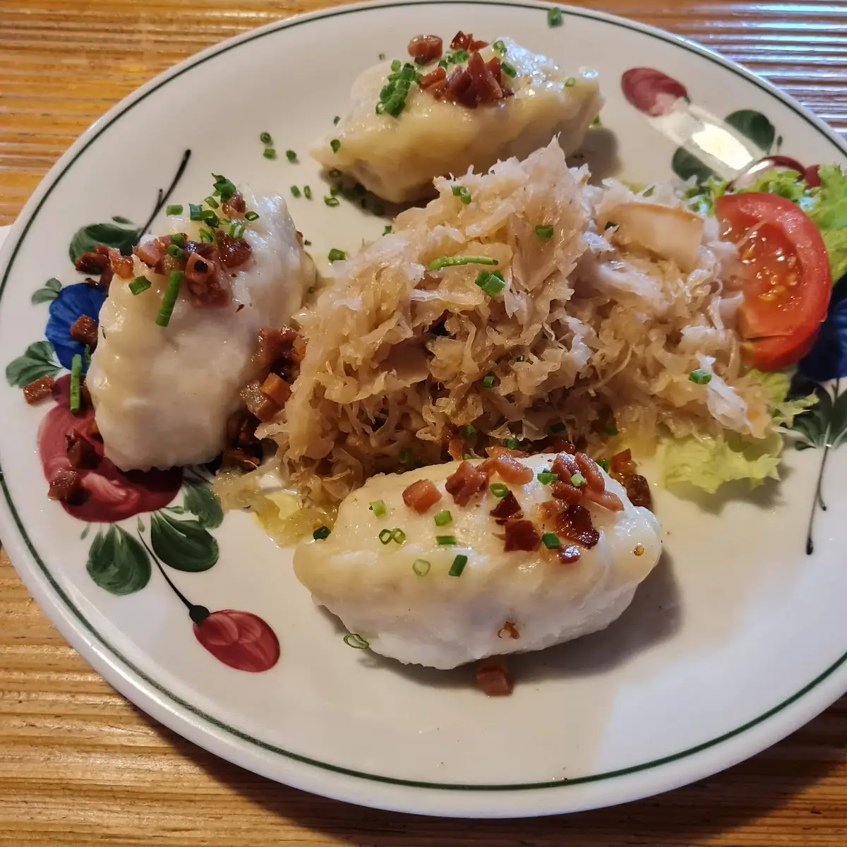 Knödel Mit Sauerkraut