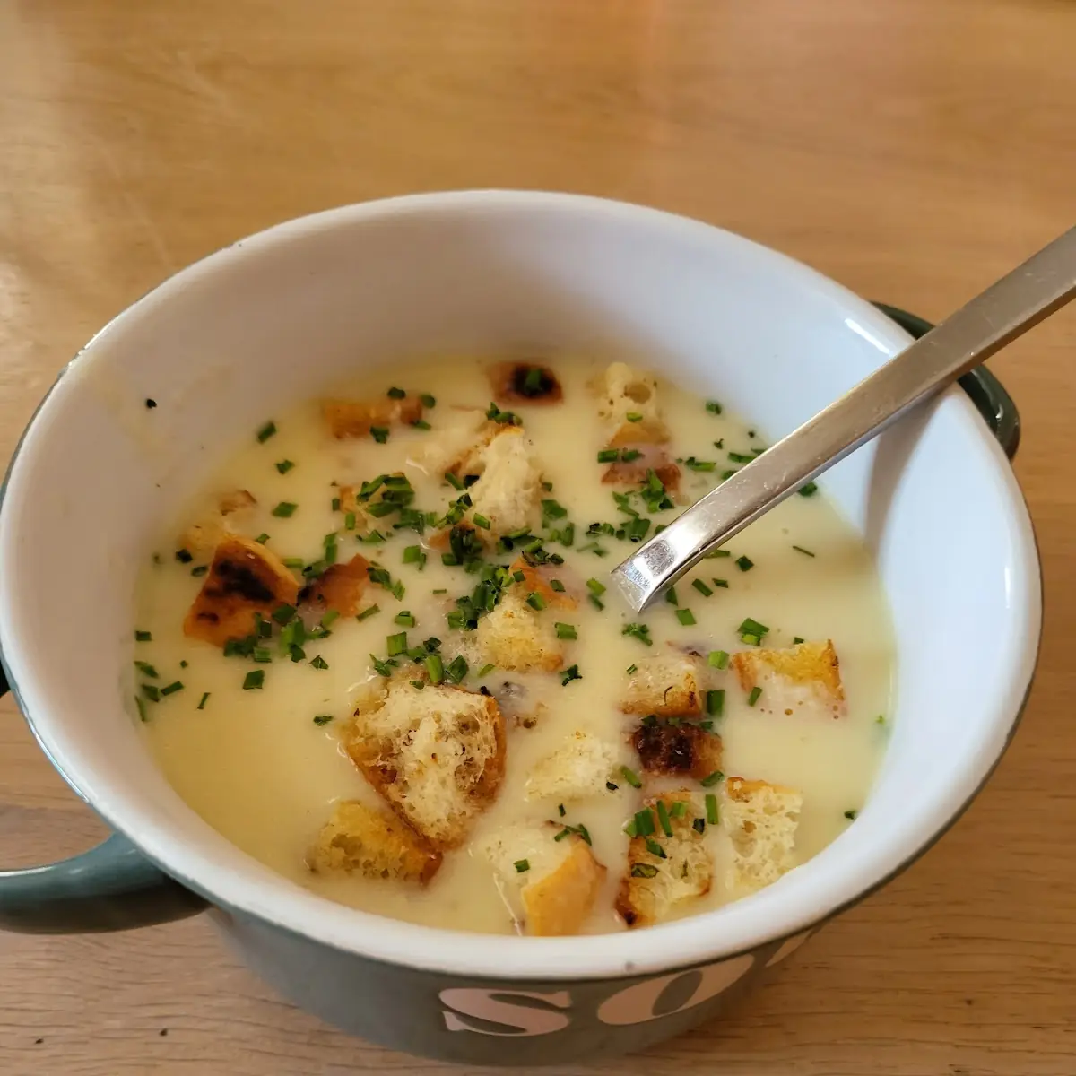 Knoblauchcremesuppe, Zahnradbahnstüberl