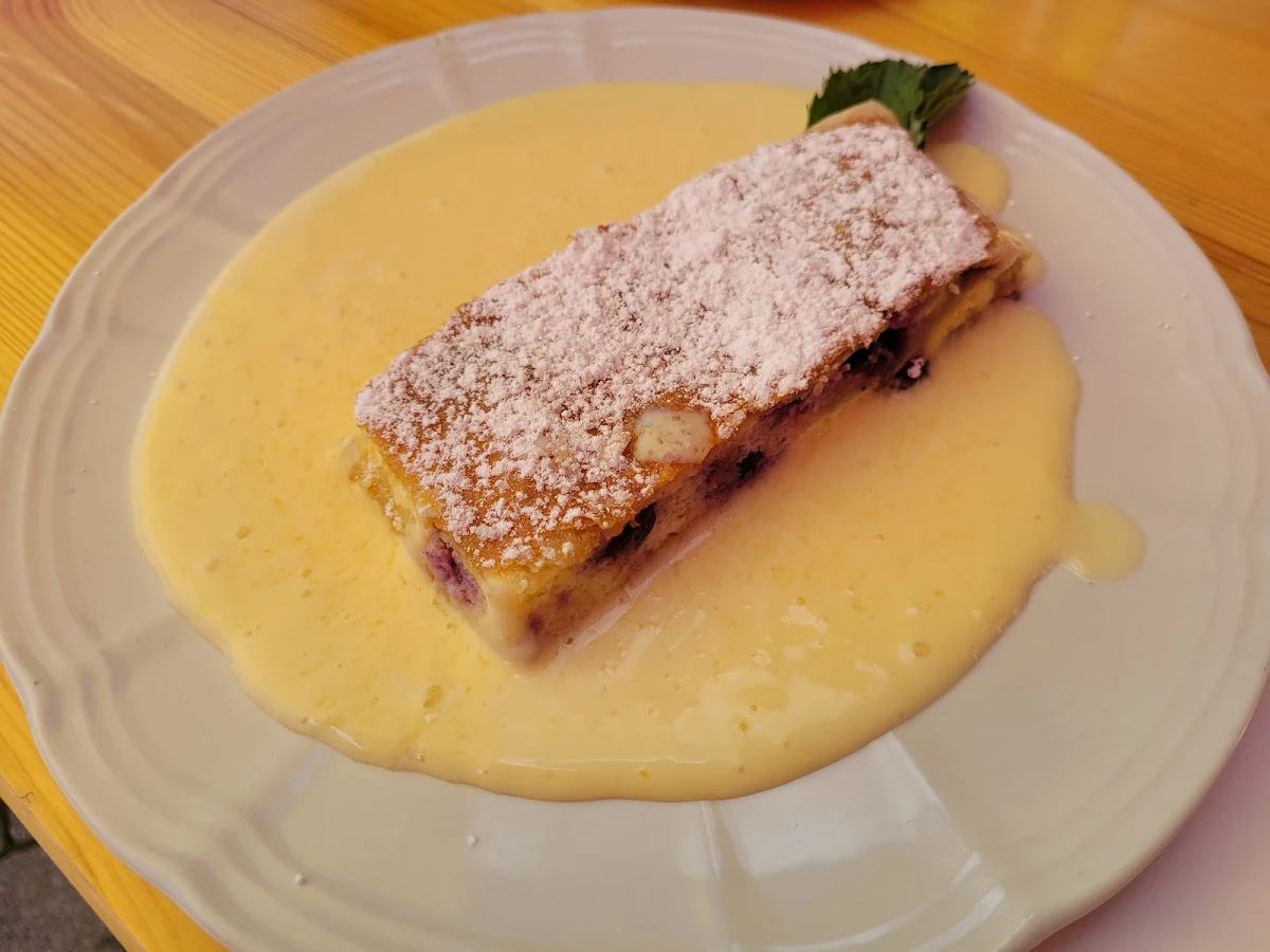 Heidelbeertopfenstrudel Mit Vanillesauce