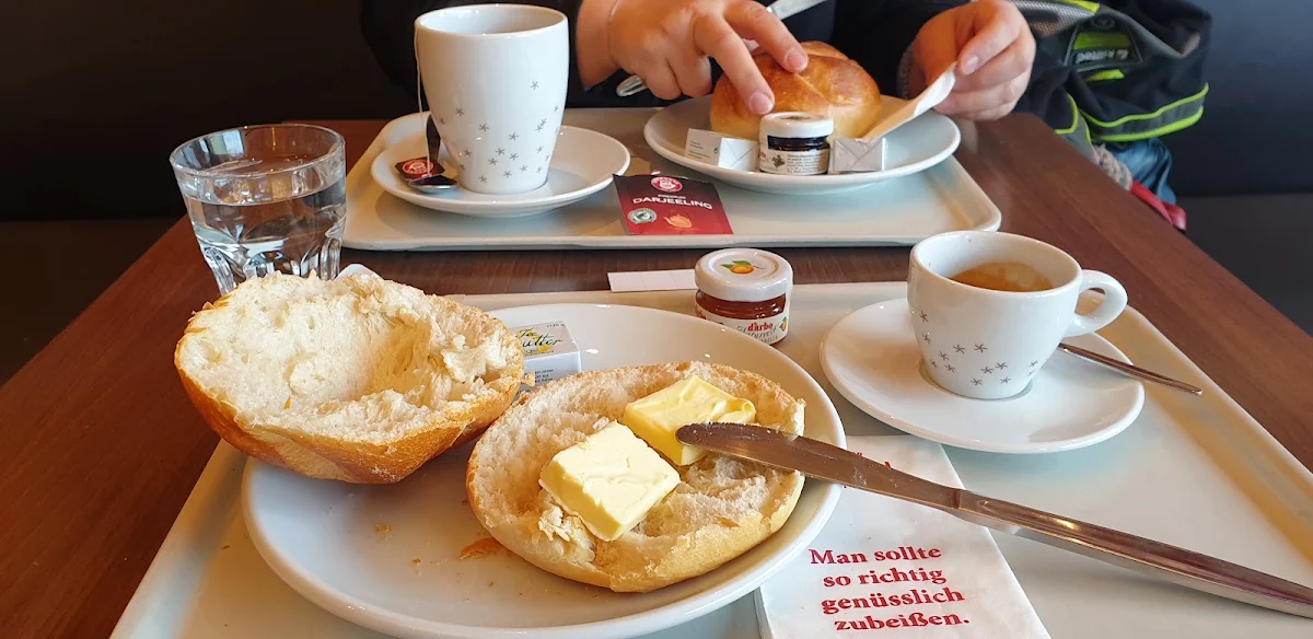 Buttersemmel Mit Marmelade
