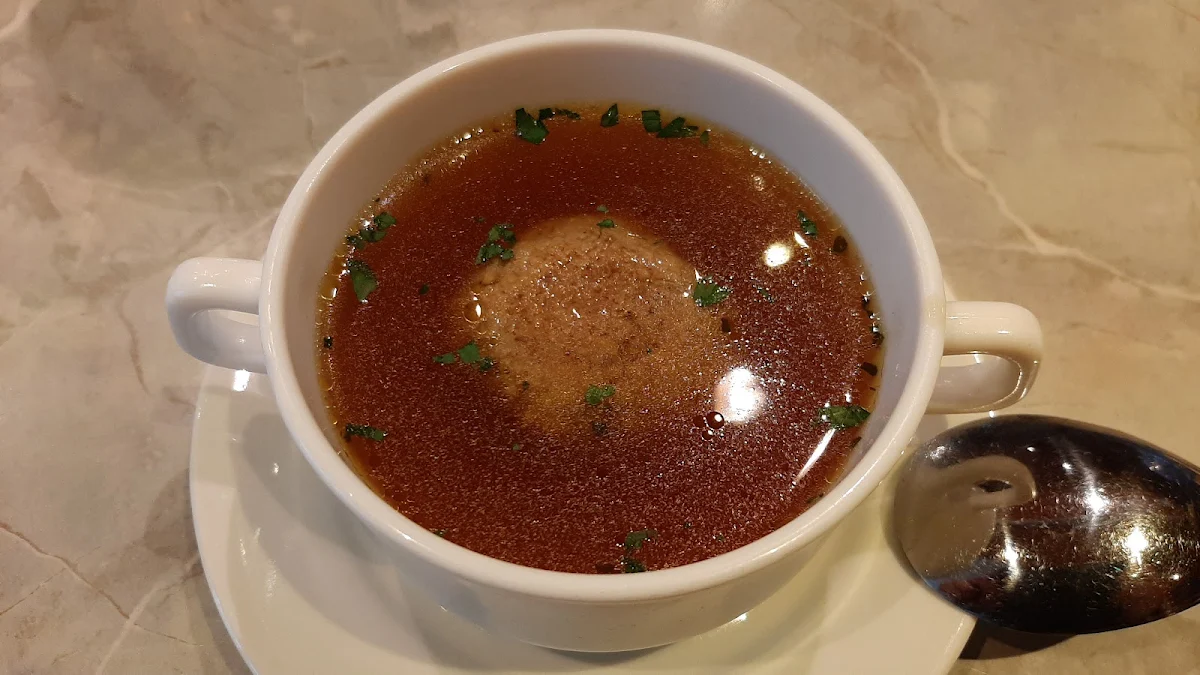 Grießnockerlsuppe Leicht Und Flaumig