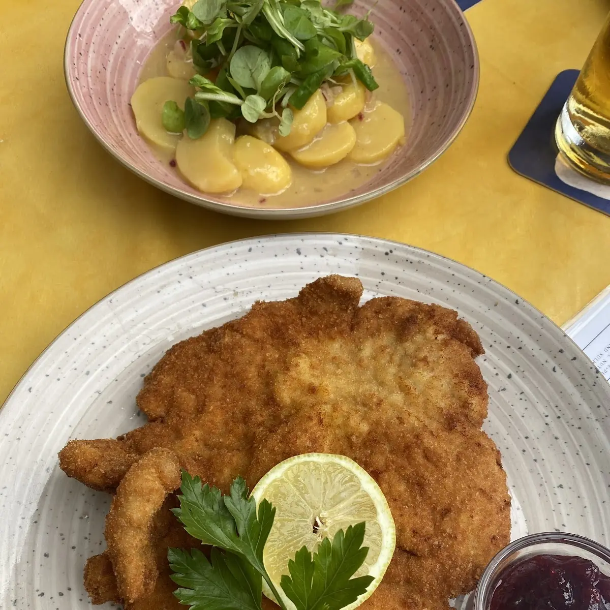 Donau Beisl Schnitzel Vom Schwein