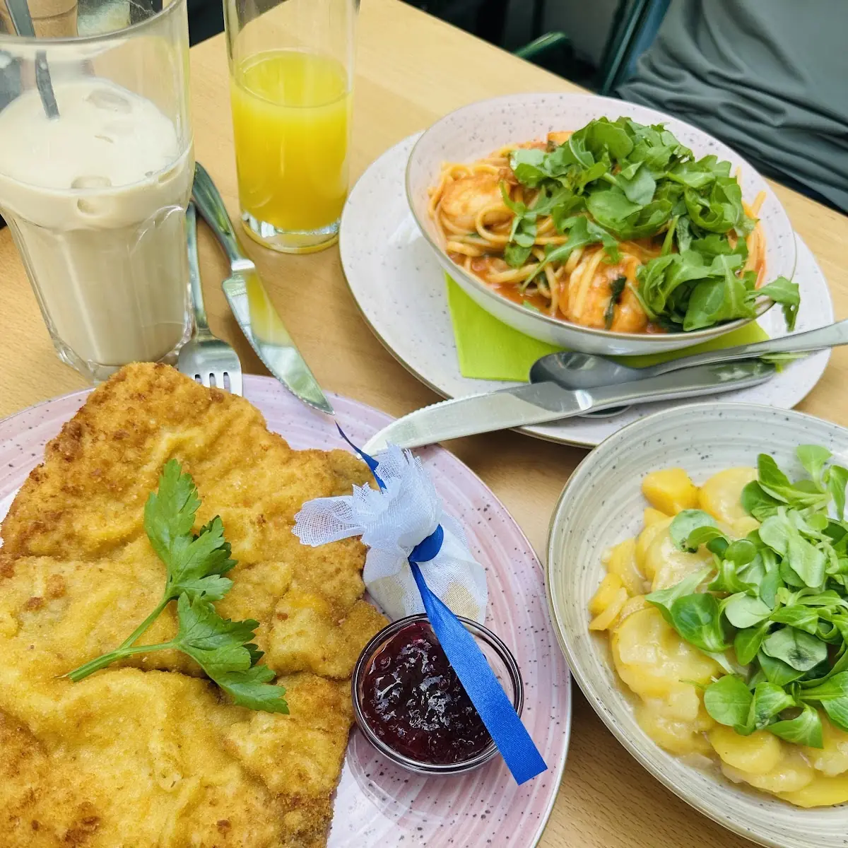 Wiener Schnitzel Mit Erdäpfel-vogerlsalat