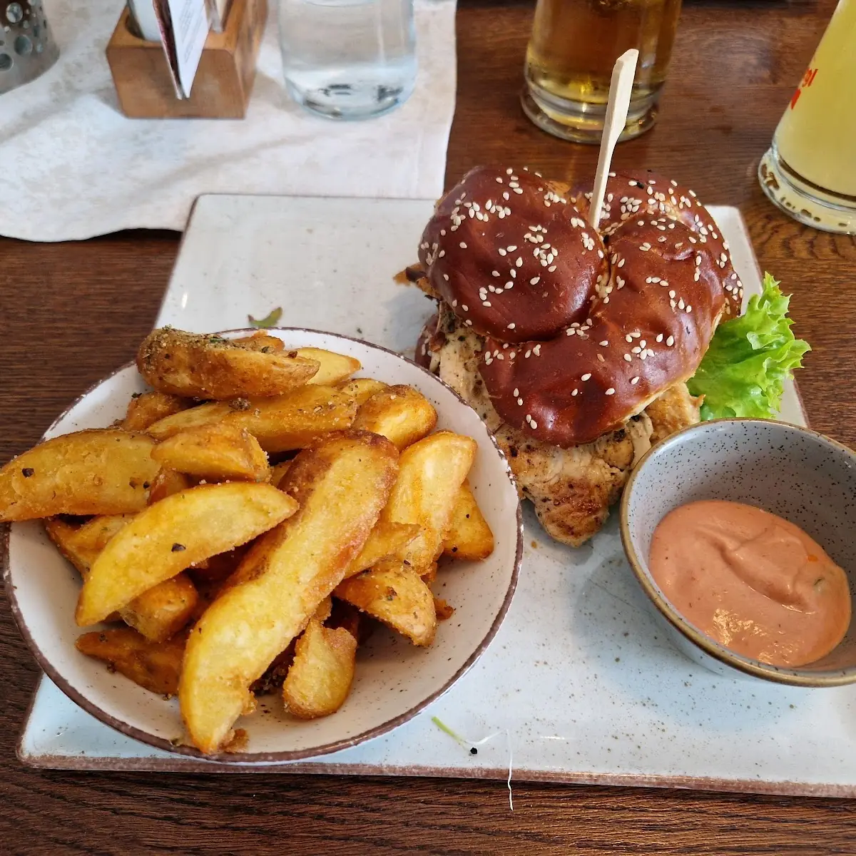Burger Im Laugensemmel