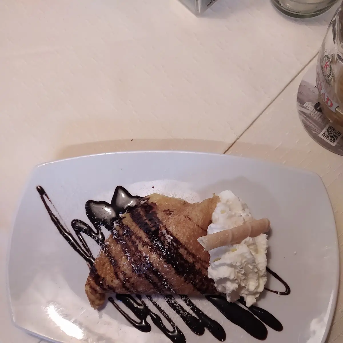 Palatschinken Mit Eis Gefüllt