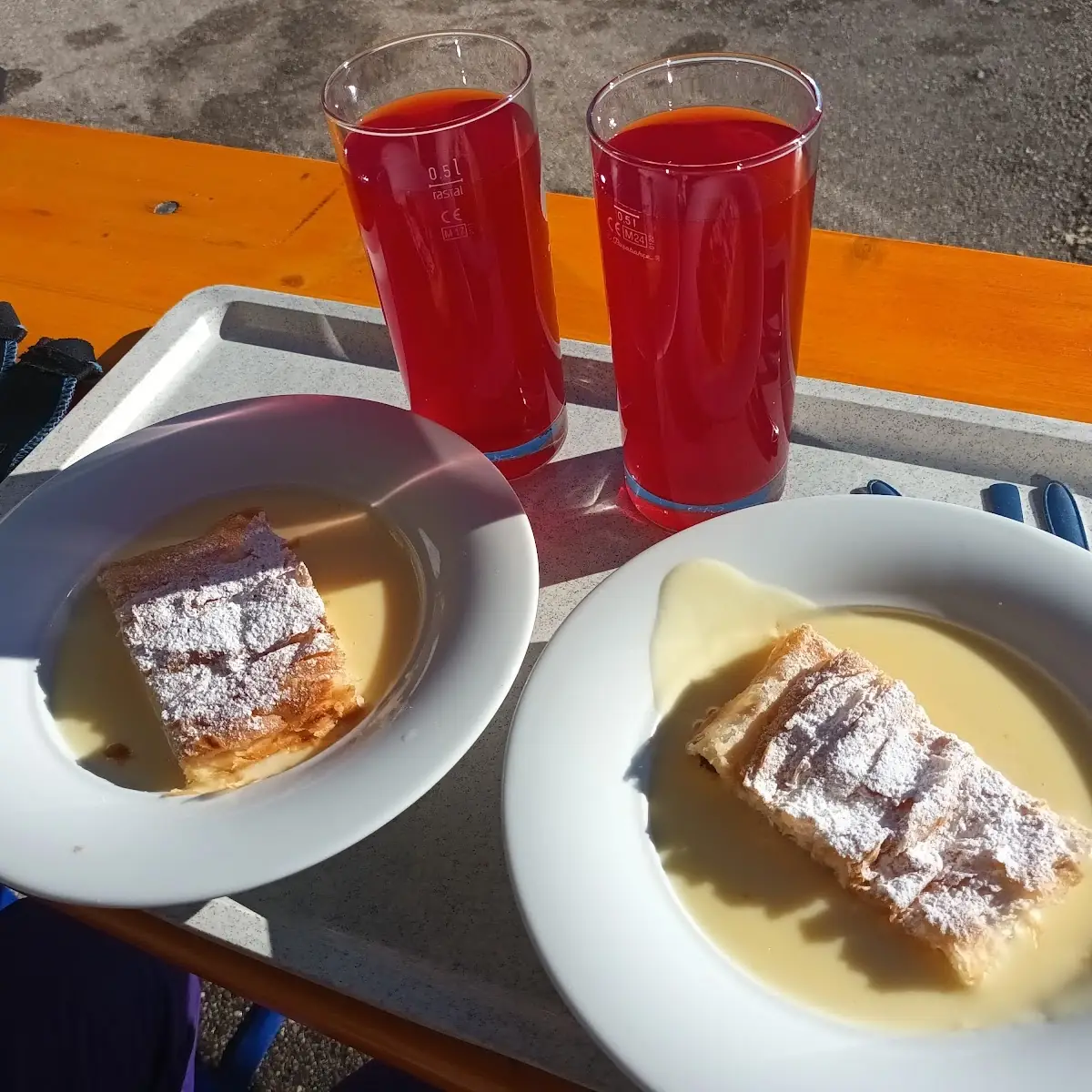 Topfenstrudel Mit Vanillesauce