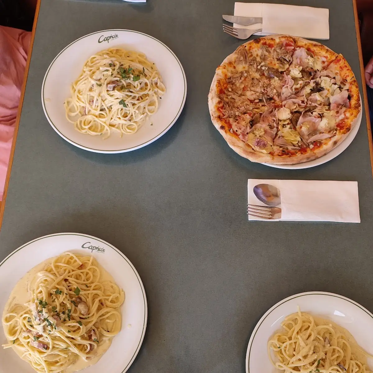 Spaghete Carbonara Și Pizza