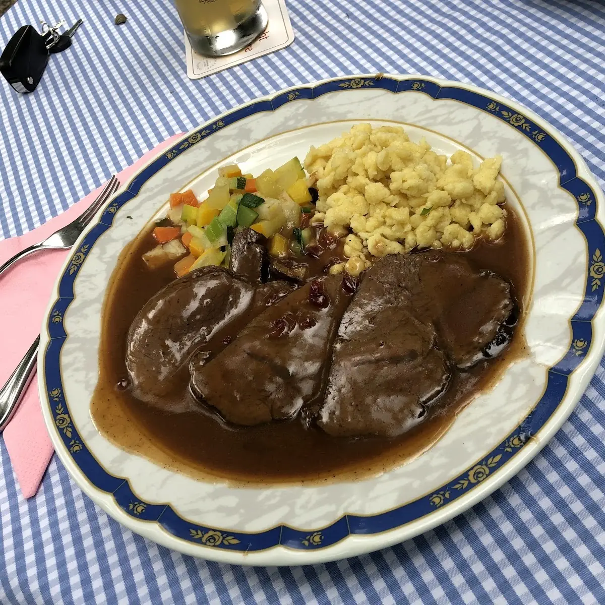 Rinderbraten Mit Spätzle Und Gemüse