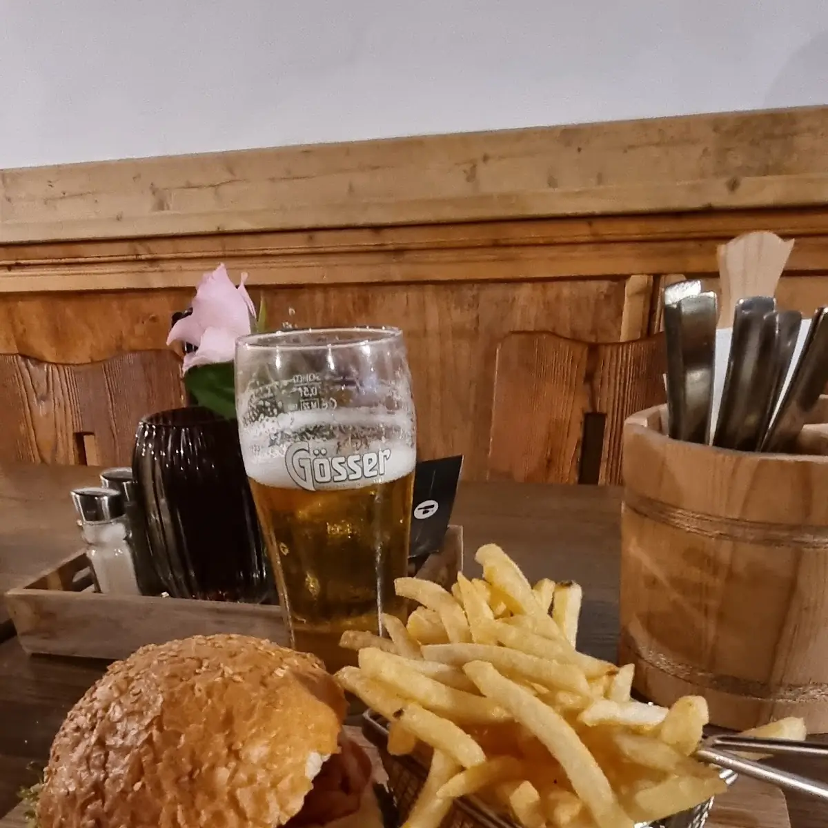 Hamburger Mit Pommes Frites