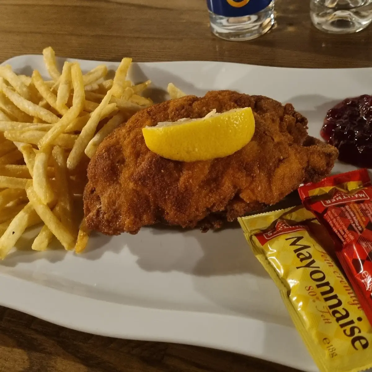 Schnitzel Mit Pommes Frites