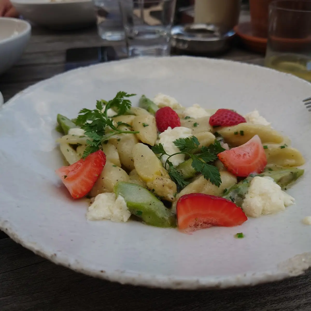 Gnocchi Mit Spargel Und Erdbeeren