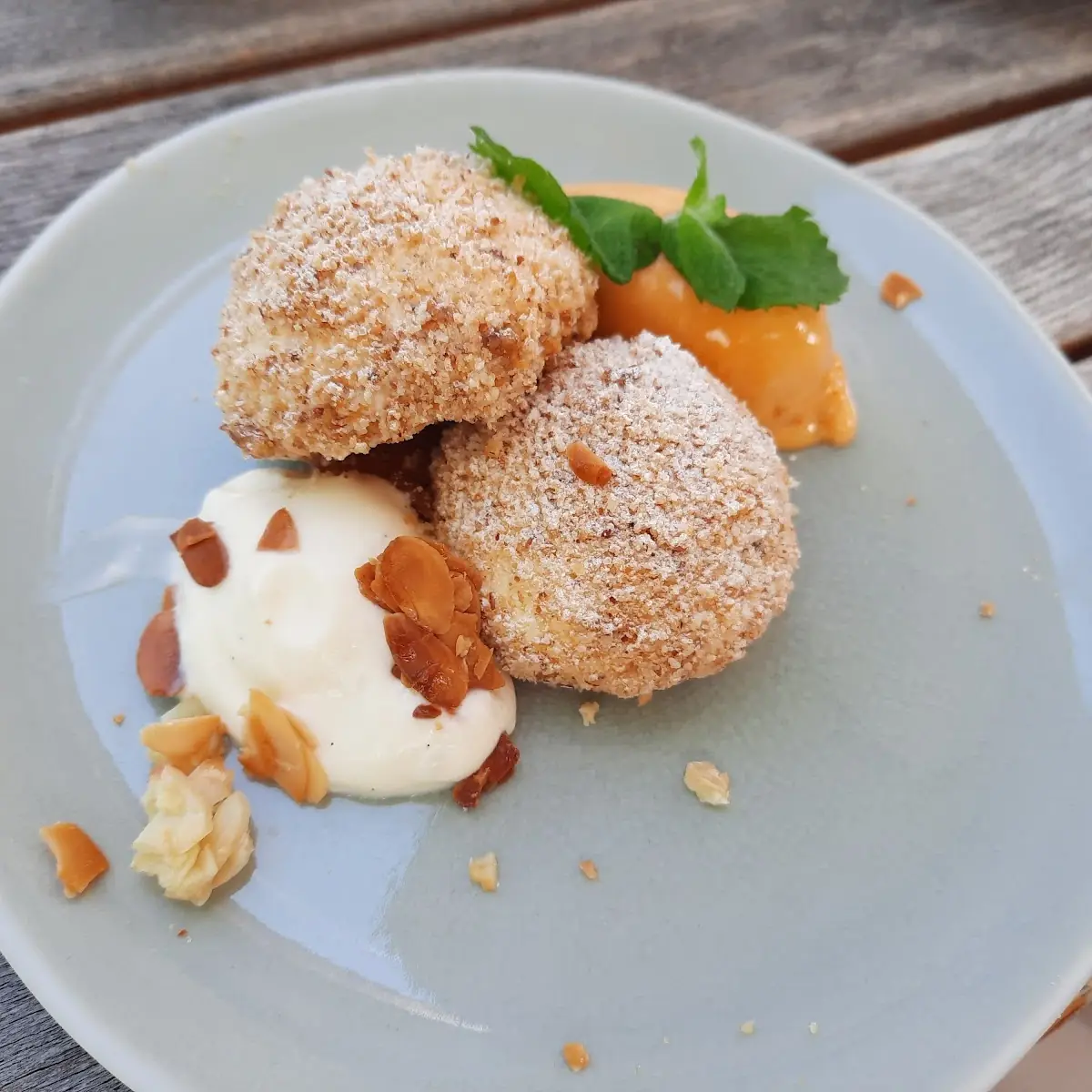 Hausgemachte Eismarillenknödel