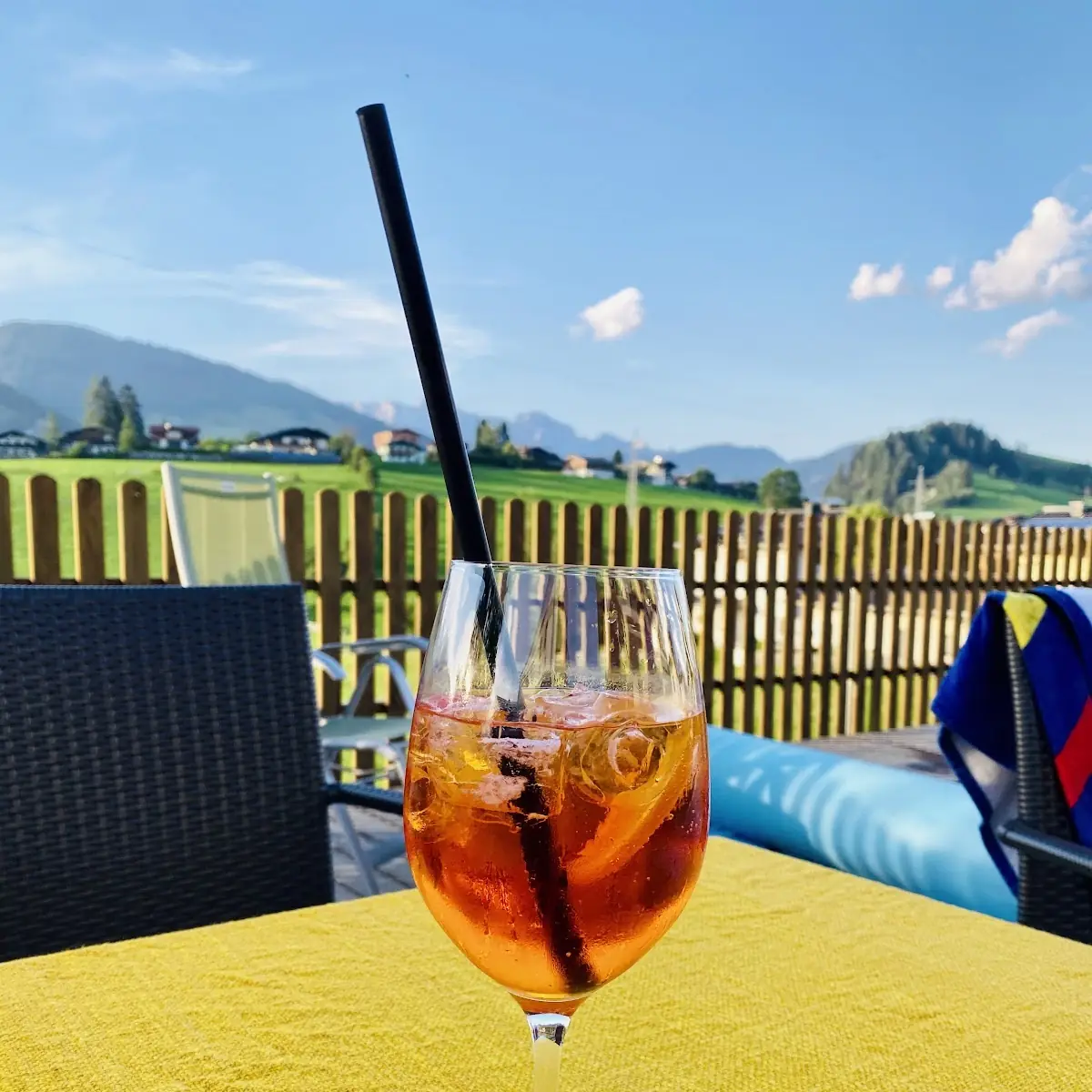 Cocktails Am Pool