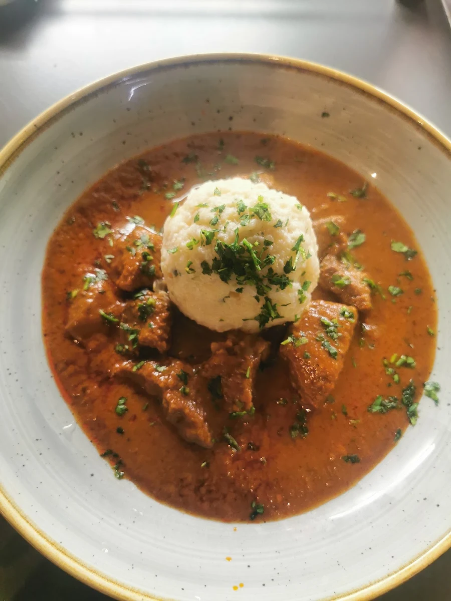 Rinds Gulasch Nach Omas Rezept Semmelknödel