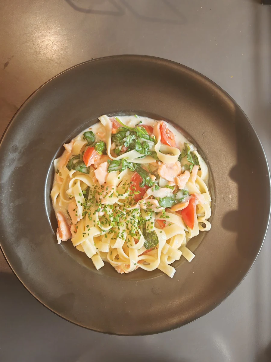 Tagliatelle Mit Räucherlachs