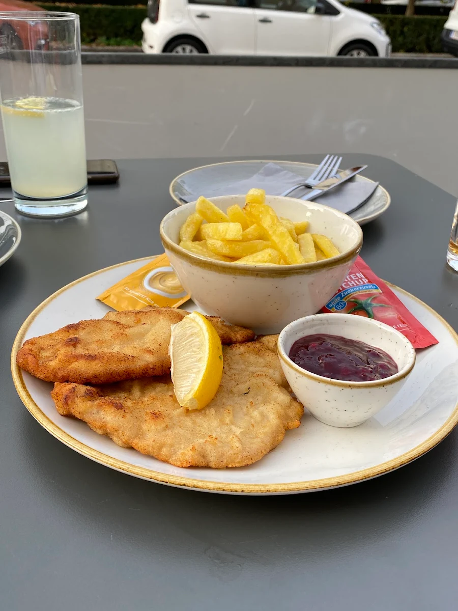 Wiener Schnitzel Vom Schwein Petersilienkartoffeln