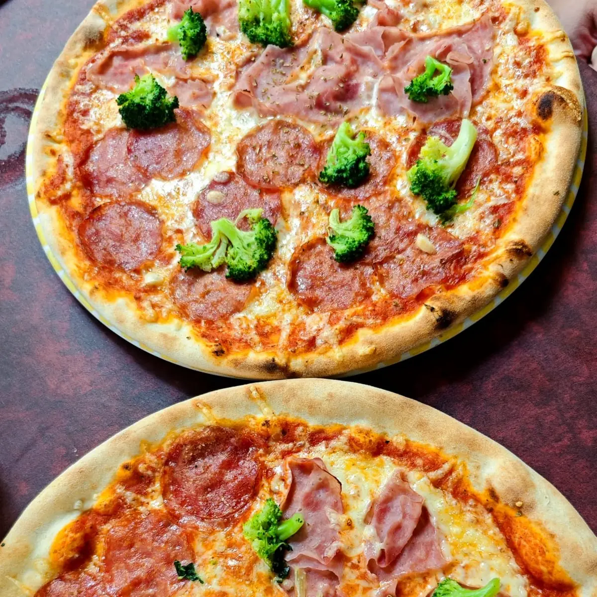 Pizza Mezzo E Mezzo Zusätzlich Brokkoli