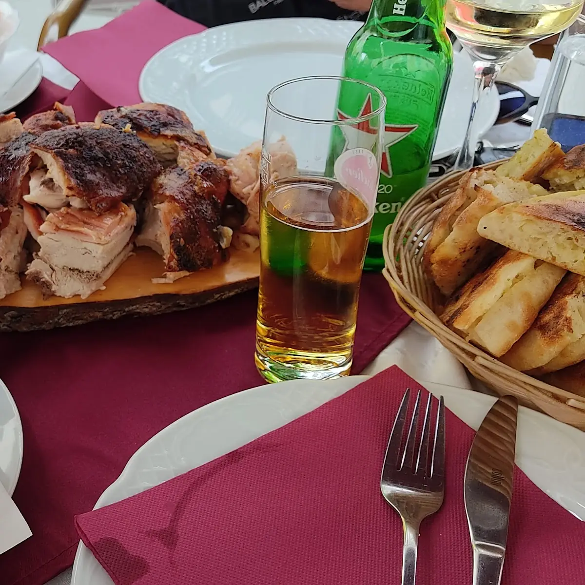 Praseće I Jagnjeće Pečenje