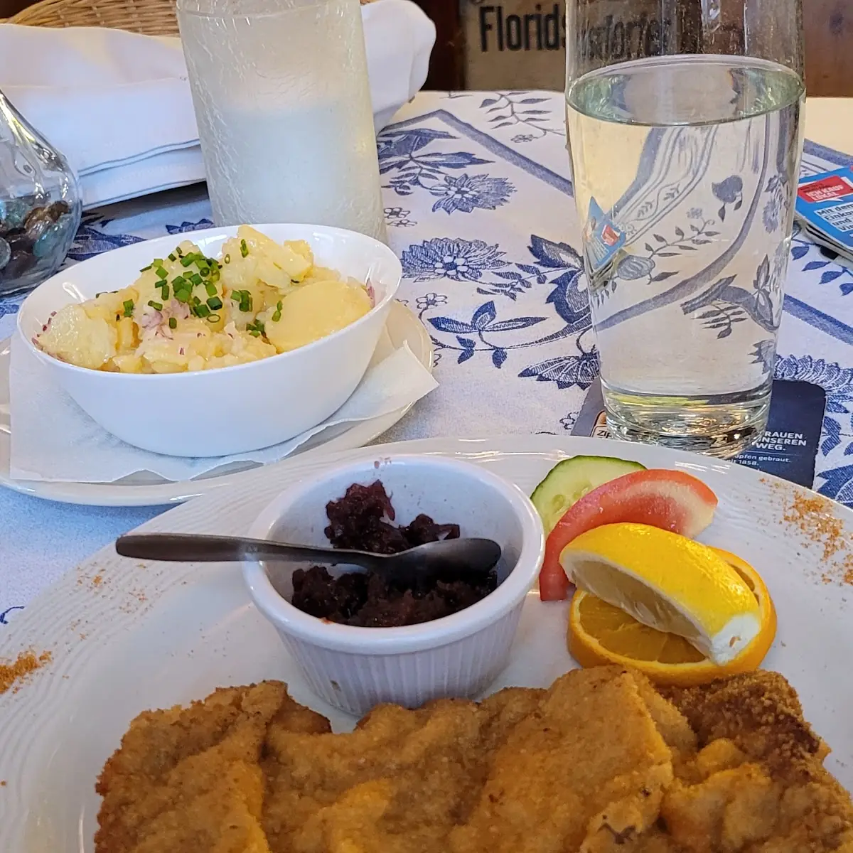 Alt Wiener Backfleisch Mit Erdäpfelsalat