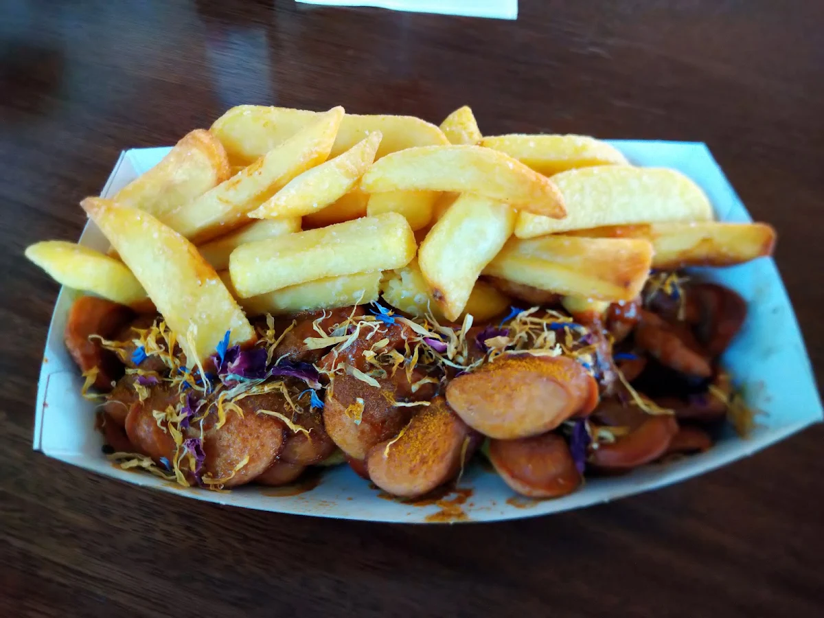 Currywurst Mit Pommes