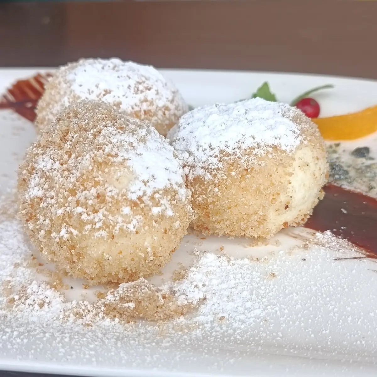 Gefüllte Topfenknödel