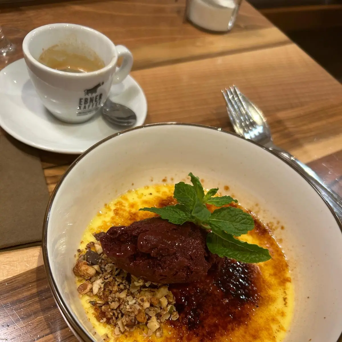 Creme Brûlee Mit Heidelbeereis