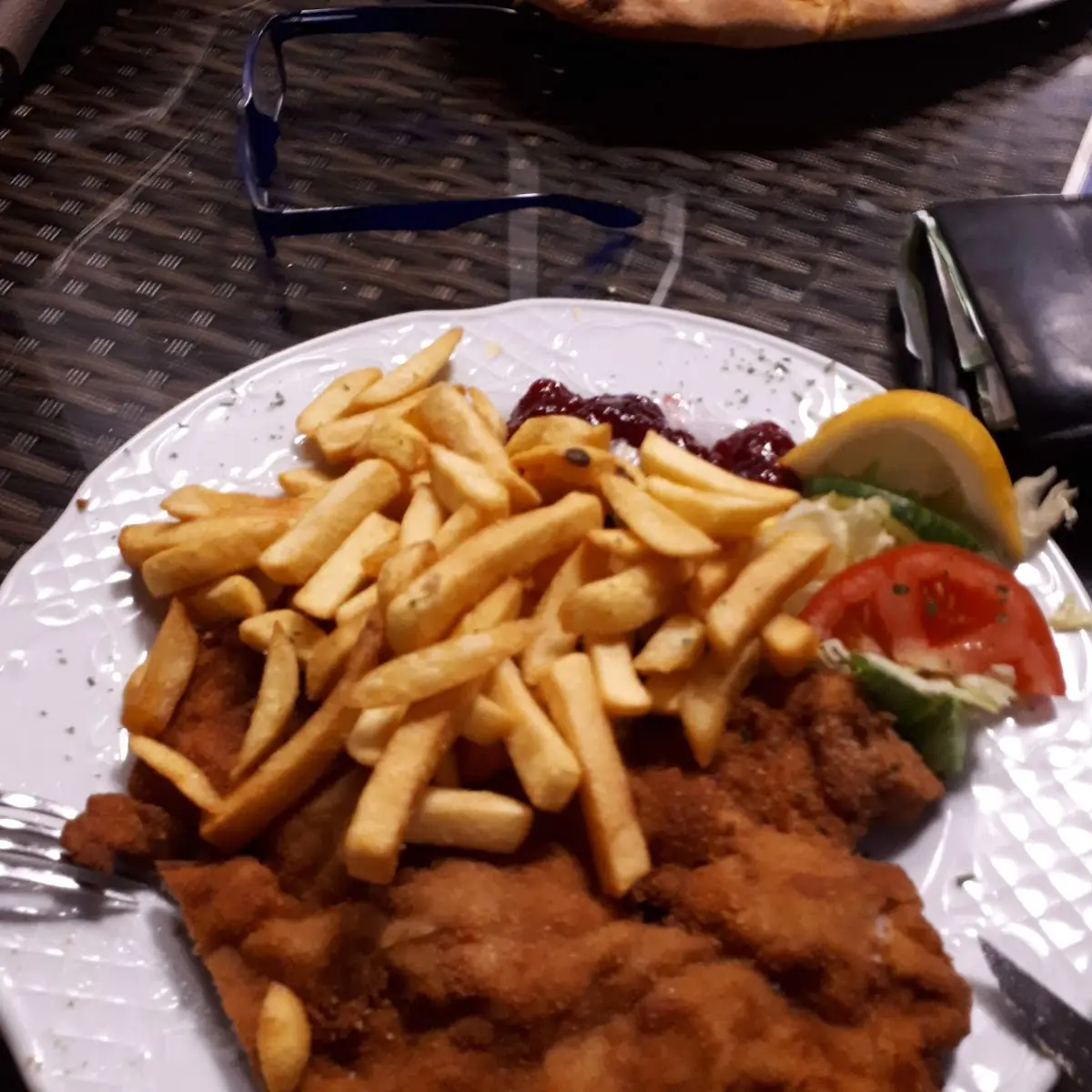 Schnitzel Mit Pommes Frites