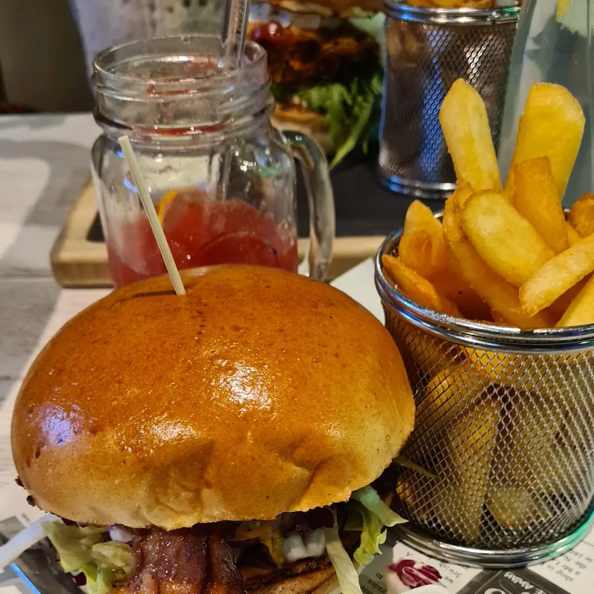 Cheese And Bacon Burger Mit Avocado