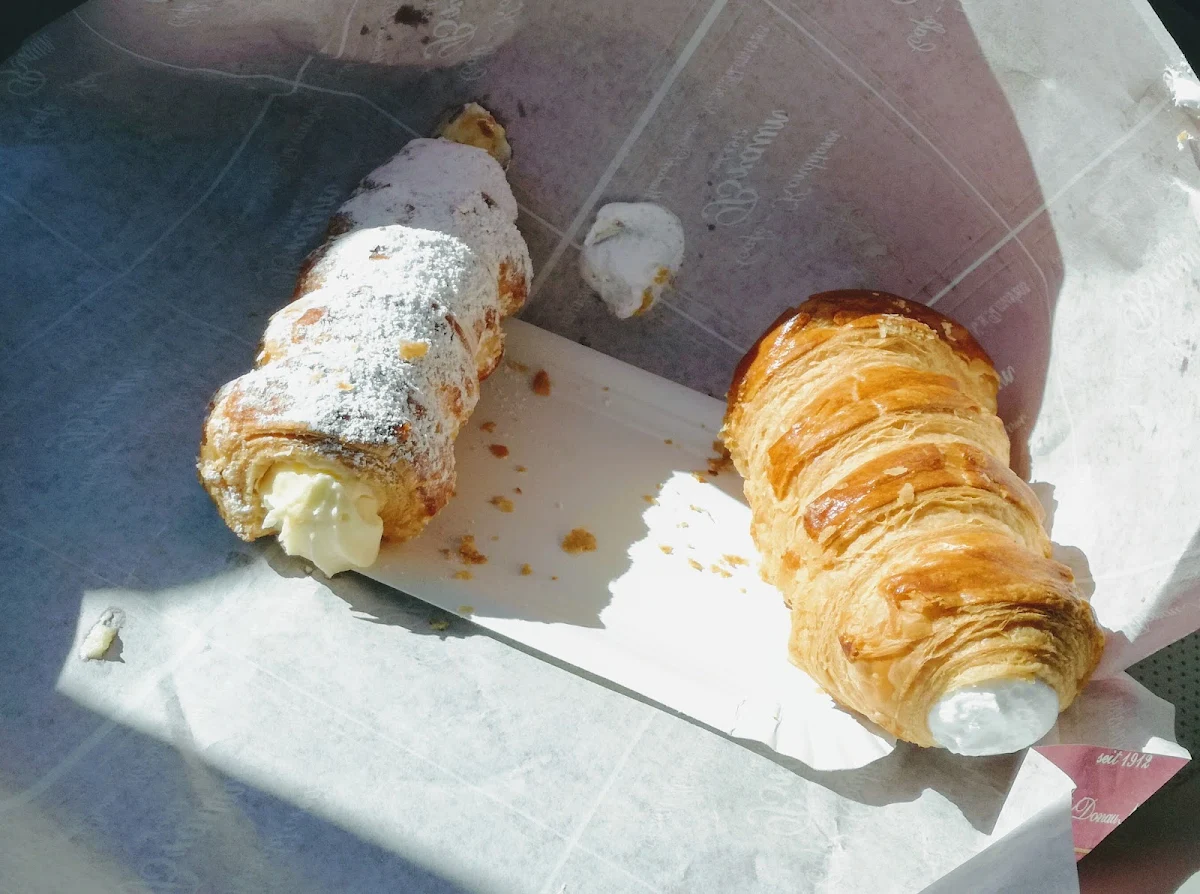 Creme Und Schaumerolle