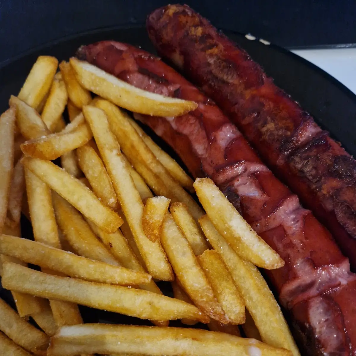 Käsekrainer Mit Pommes