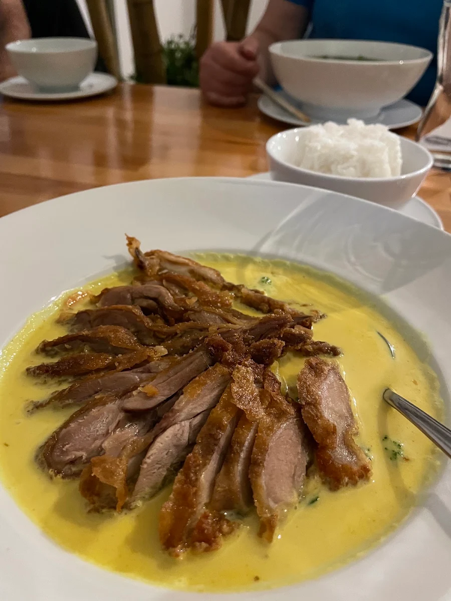 Kokos-curry Mit Knuspriger Ente