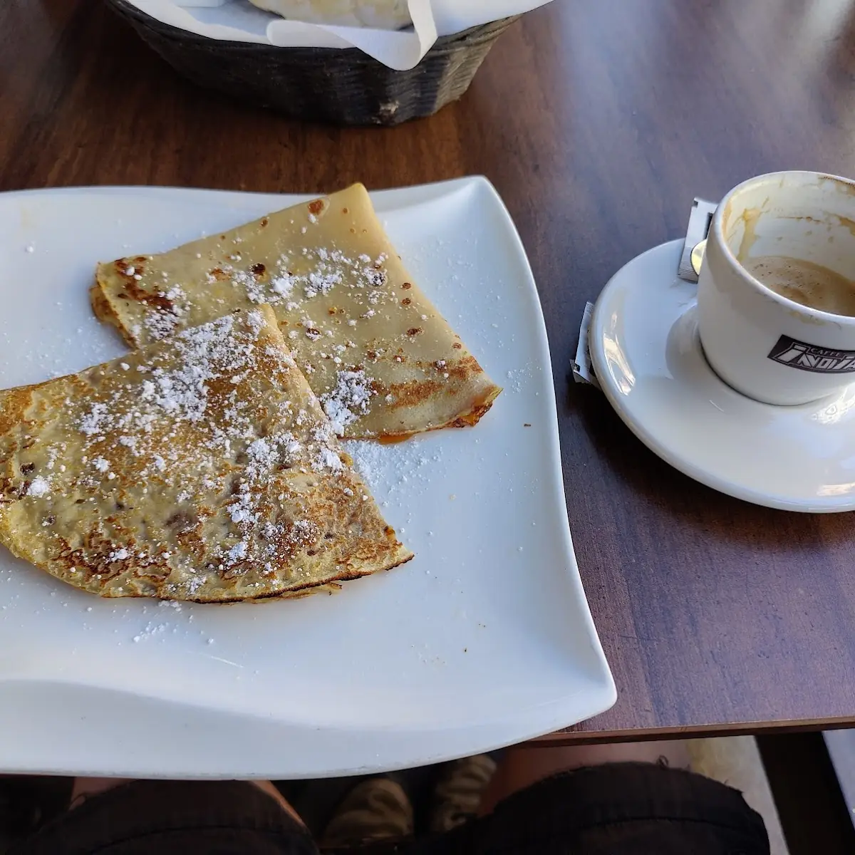 Palatschinken Mit Marillenmarmelade