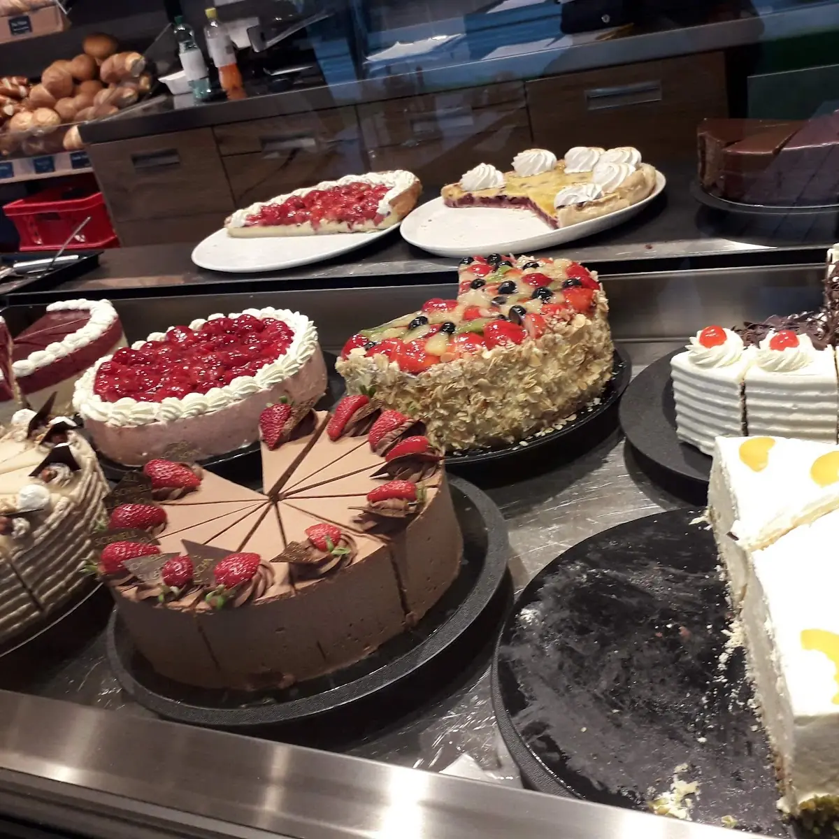 Freshly Baked Cakes & Pastries