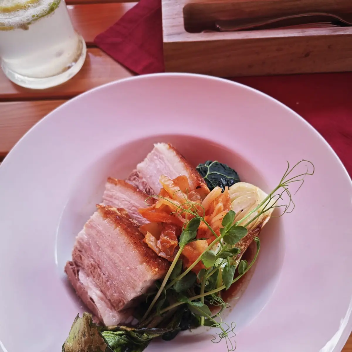 Knuspriger Schweinebauch