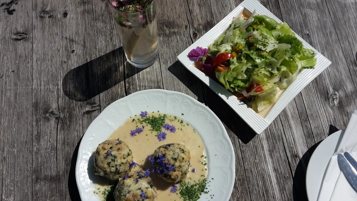 Brennesselknödel Mit Sauce