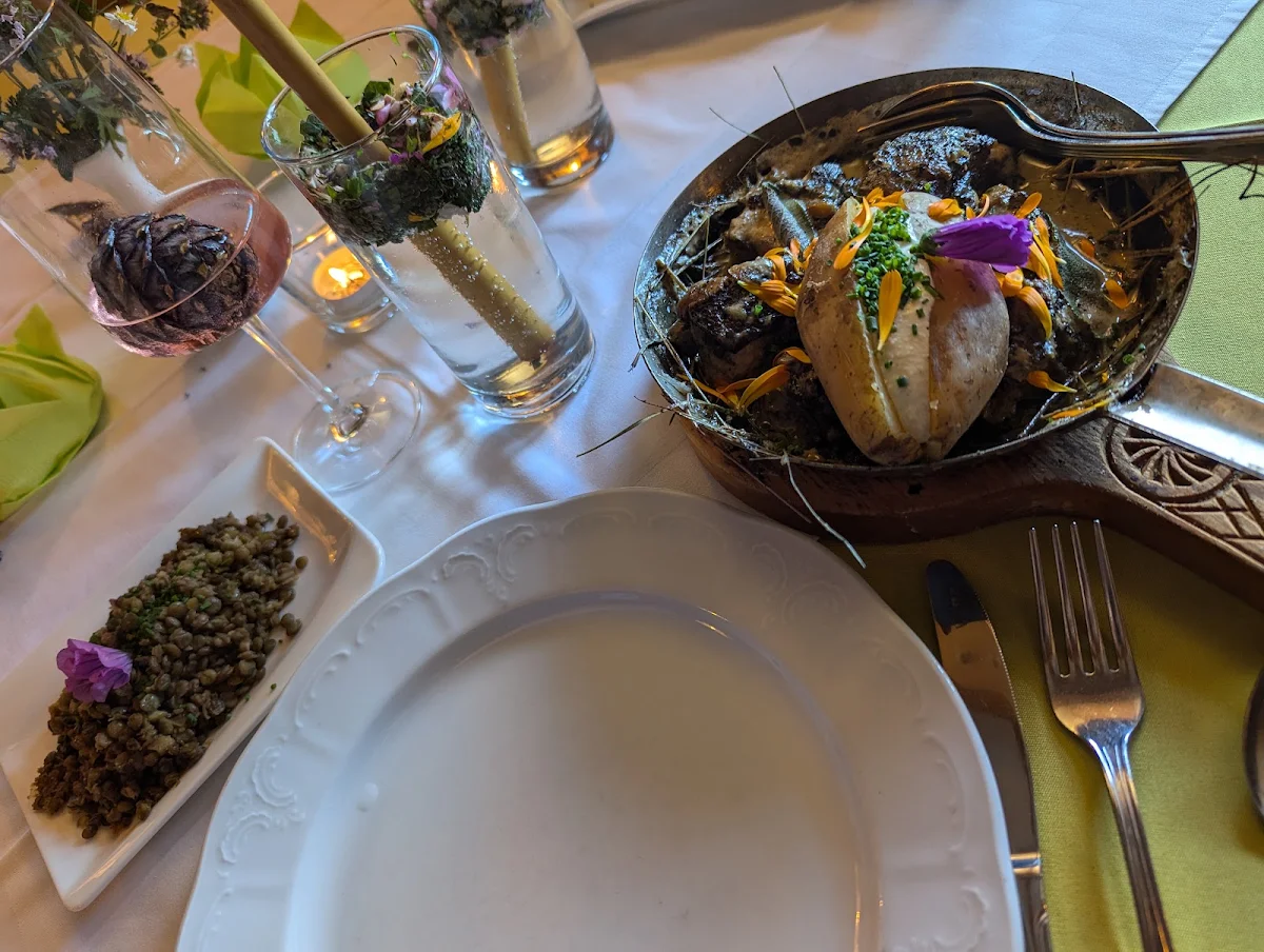 Lamm Im Bergheu Gebraten