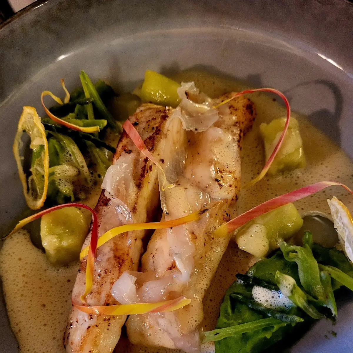 Steinbutt Mit Erbsen-gnocchi Lardo Und Amalfi-zitrone